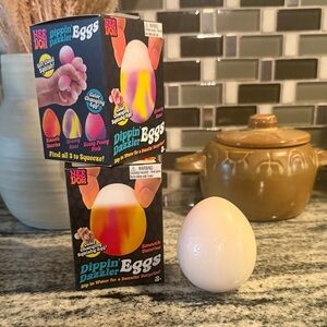 Dippin' Dazzler Eggs Kids Color-Changing Egg Toy — White